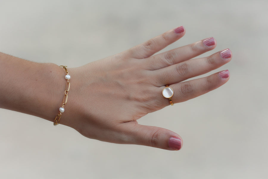 Madre Perla Coin Ring