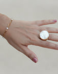 Madre Perla Circle Ring